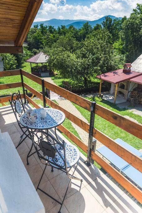 Horace Guesthouse Pool & Hot Tub & Bikes & River Dejani المظهر الخارجي الصورة