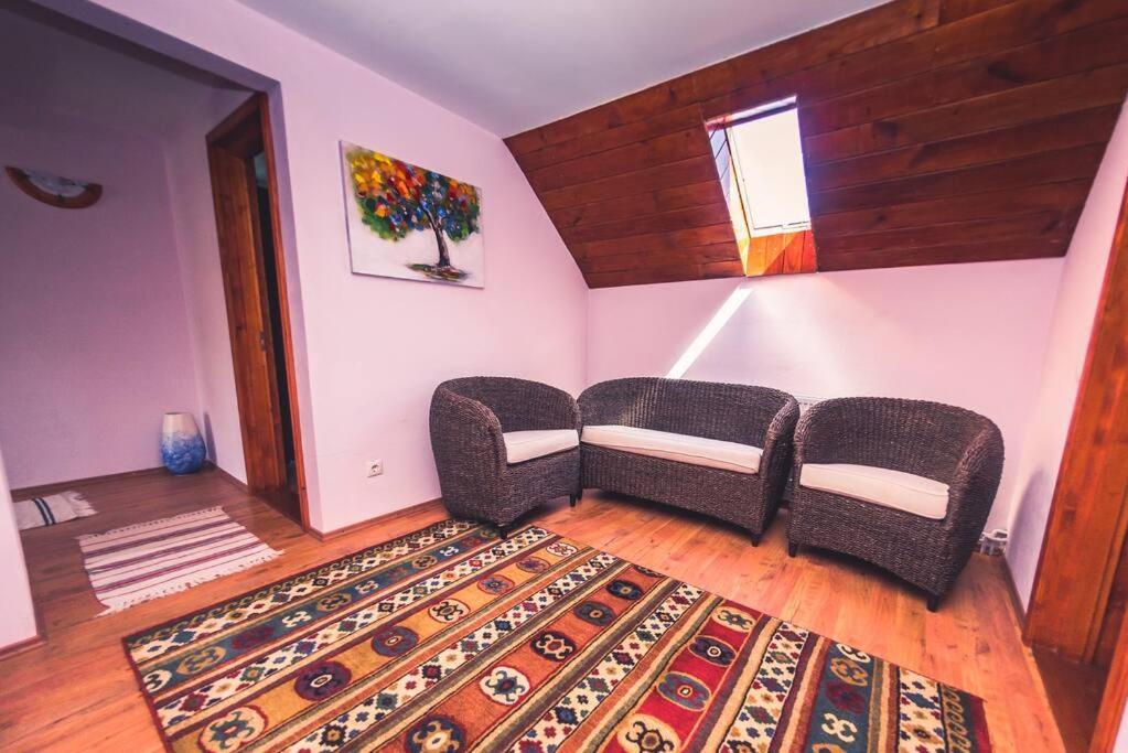 Horace Guesthouse Pool & Hot Tub & Bikes & River Dejani المظهر الخارجي الصورة