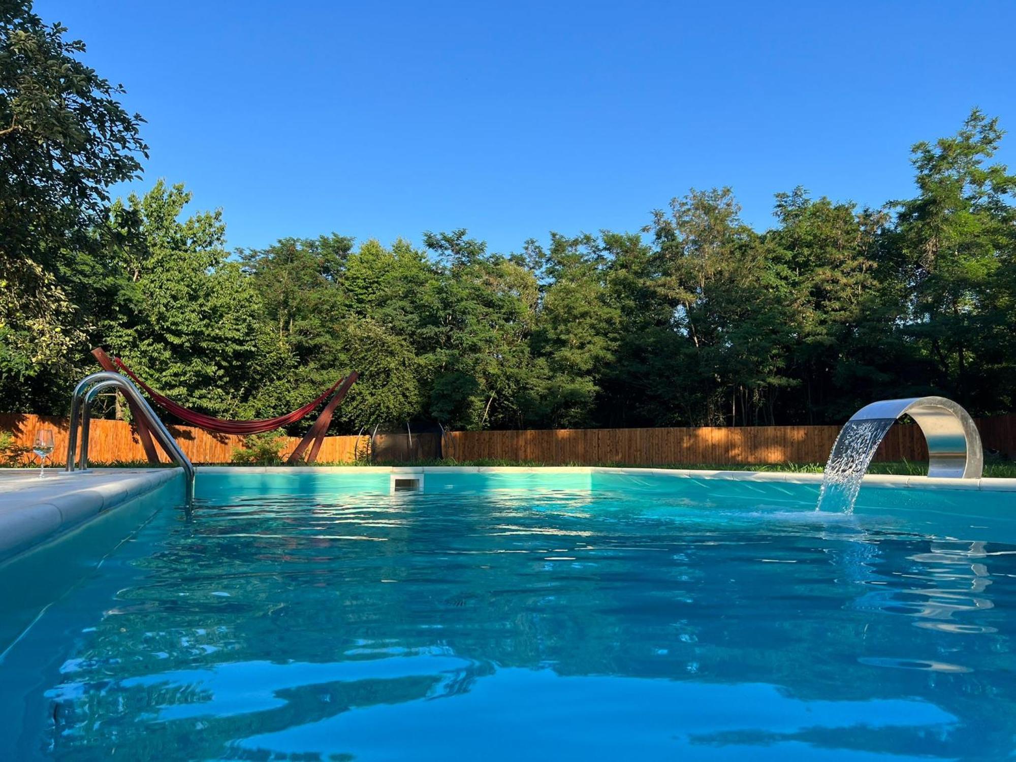 Horace Guesthouse Pool & Hot Tub & Bikes & River Dejani المظهر الخارجي الصورة